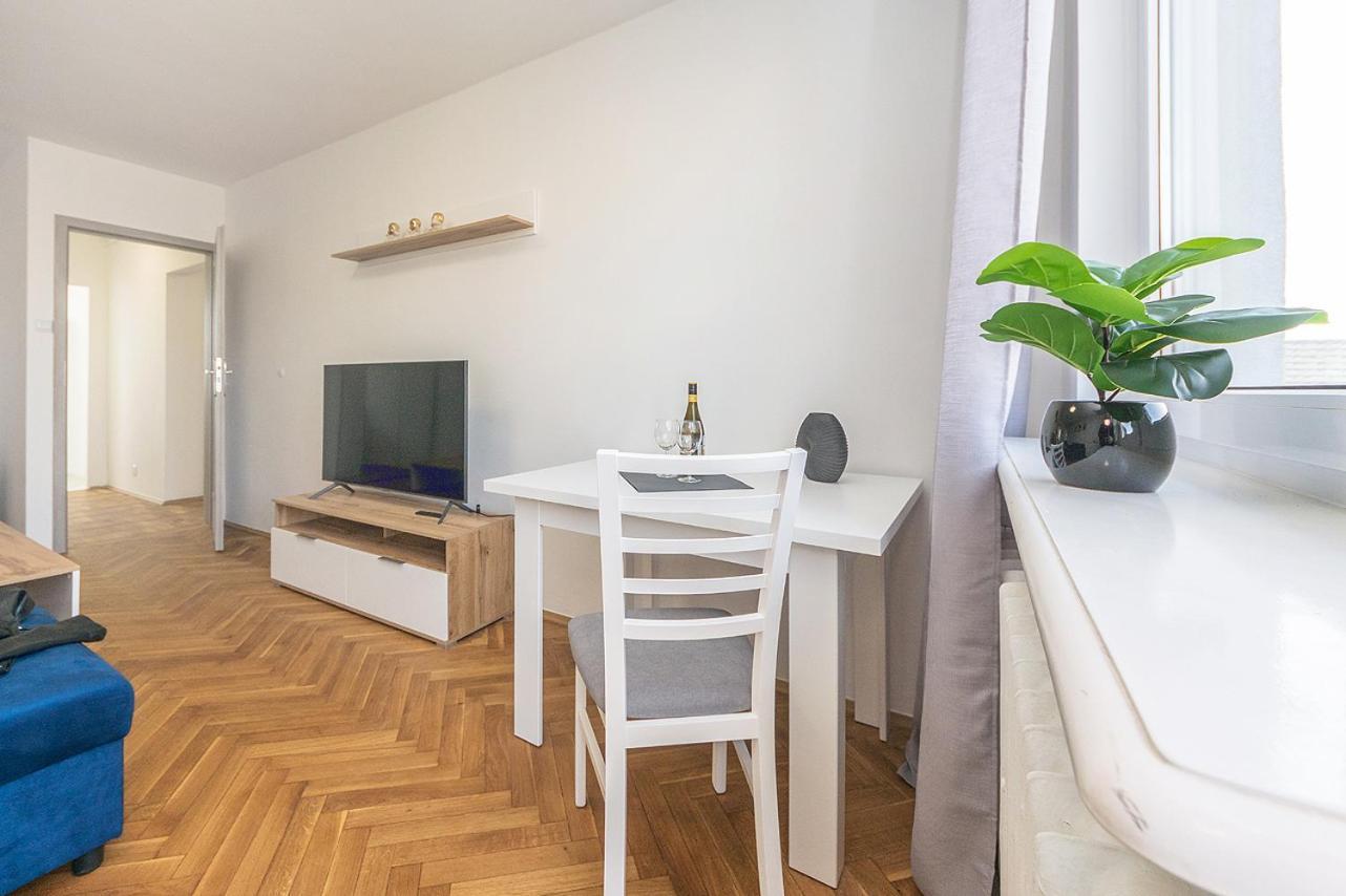 Glow Apartments, Apartament Kolobrzeska Gdańsk Extérieur photo